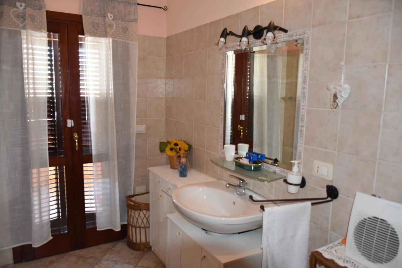 B&B Il Girasole Асемини Екстериор снимка
